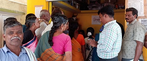Kailancha-Ph-01-Gram 1 And Bapooji Seva Kendra Visit Taluk Panchyth Eo Pradeep - 24-7-2023