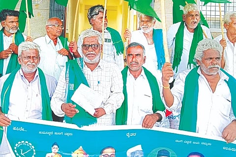 Land, Compensation, Distribution, Corruption,