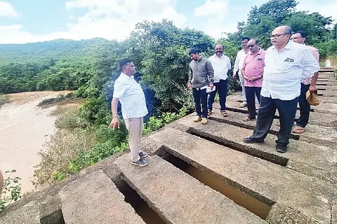Madaga lake canal
