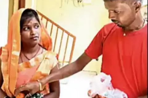 Madhya Pradesh man wins wife back with half kilo of tomatoes