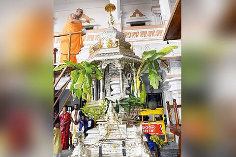 Mantralaya silver chariot