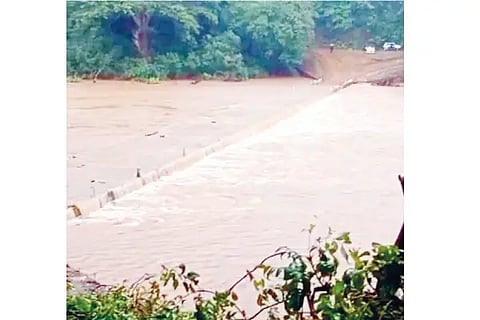 Whater Flowing on Phanasaguli Small Bridge.