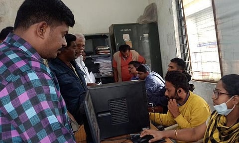 Rmgm-Ph-001-Ramanagara-Ration Card Samsye-Food Office - Story News-Rmgm- 25-7-2023