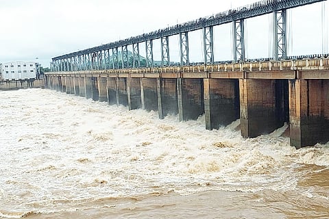 BARRAGE
