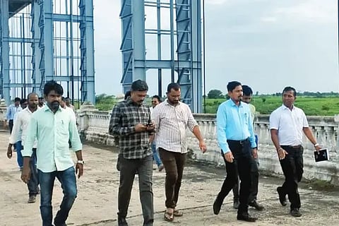 Sonna Barrage, AC visit, Ind, Flood,