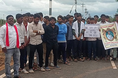 dvg-students-protest-13.jpg