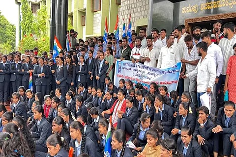 nsui protest at kuvempu vv