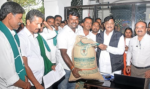 seeds distribution