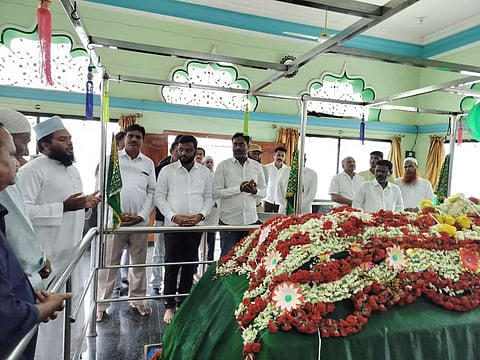 ಸಂಸದ ಪ್ರಜ್ವಲ್ ರೇವಣ್ಣ ಹುಟ್ಟುಹಬ್ಬ ಹಿನ್ನಲೆ ದೇವಾಲಯದಲ್ಲಿ ಪೂಜೆ
