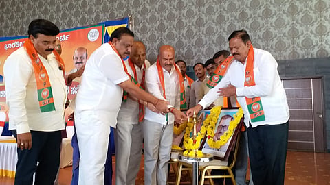 ಕಾಂಗ್ರಸ್ ಸೇರಿ 20 ಪಕ್ಷಗಳಿಂದ ಈಟ್ ಇಂಡಿಯಾ ಕಂಪನಿ ರಚನೆ: ಎ.ಟಿ. ರಾಮಸ್ವಾಮಿ ವ್ಯಂಗ್ಯ
