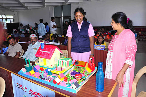 ಸೊಳ್ಳೆ ನಿಯಂತ್ರಣ ಕುರಿತು ವಿಧಾನಗಳ ಮಾದರಿ ಪ್ರದರ್ಶಿಸಿದ ವಿದ್ಯಾರ್ಥಿಗಳು