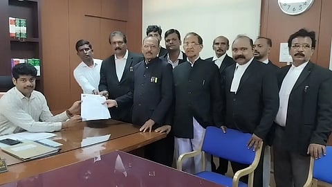 22sirsi4 (2) LAWYERS MANAVI
