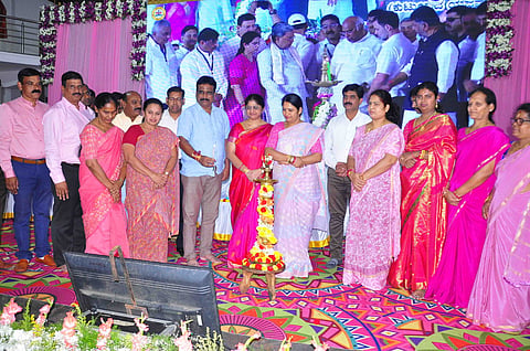 ಹಾಸನದಲೂ ಗೃಹ ಲಕ್ಷ್ಮೀ ಯೋಜನೆಗೆ ಚಾಲನೆ
