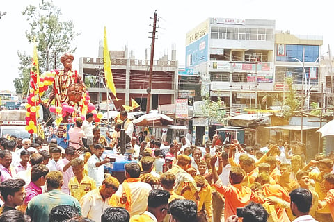 A grand procession of Rayanna's idol