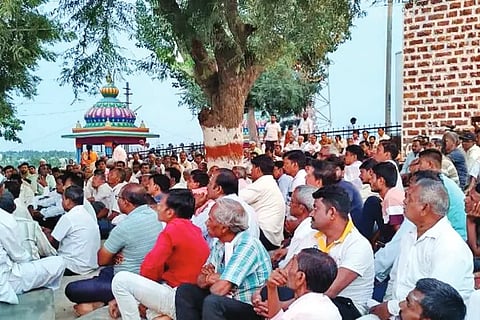 A massive meeting of weavers of Belgaum division level on 27th