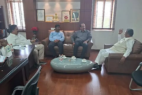 Andhra Minister met Muniyappa