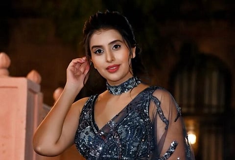 Charu Asopa (2)
