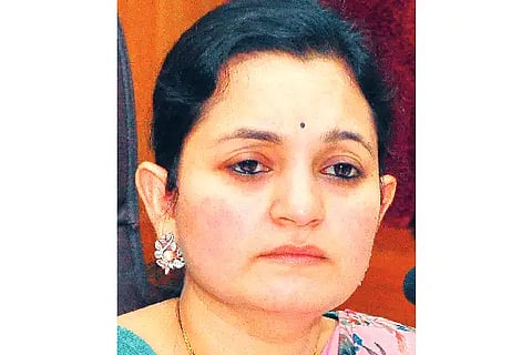 DC DIVYAPRABHU