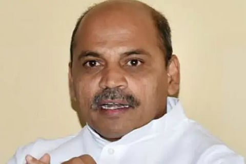 Dr Sharana prakash patil-ministe