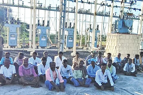 Farmers protest against load shedding