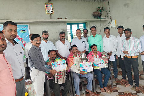 Farming development through labor of farmers