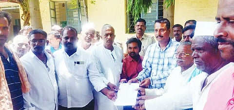 Former manavi