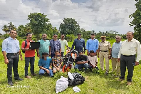 Ganja sale four arrested in Vaddinakoppa