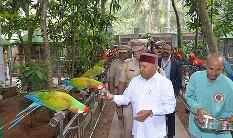 Governor Thawatchand Gehlot visits Ganapati Satchidananda Ashram