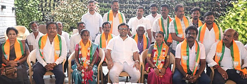 Gramapanchayati Adhikara Gadi Gittisikollalu kasarattu
