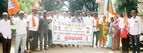HUN-AUG-31-4(BJP STRIKE)