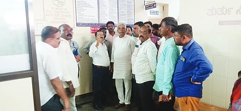 Hospital Visit MLA Basavaraj Shivannanavar