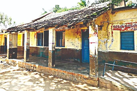 Jagaluru, Roadmakunte, School,