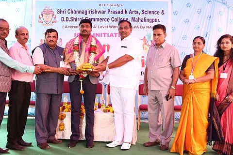 Let the students imbibe honesty