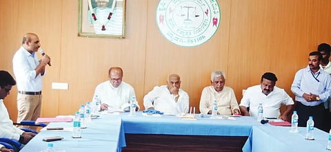 Meeting in Apmc market byadagi