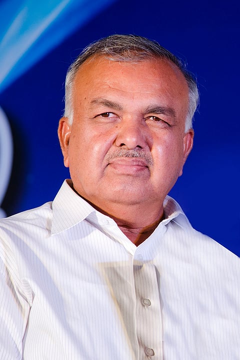 Minister RR