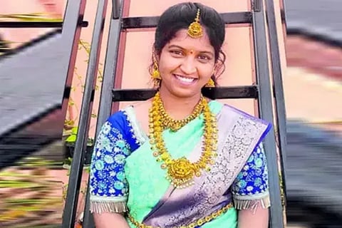 Pregnant woman died after accidentally falling from the second floor