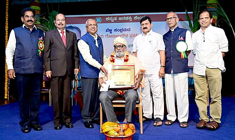 Raghu_22_Shanthaveri_Gopala_Gowda_Award_@_nayana jpg (1)