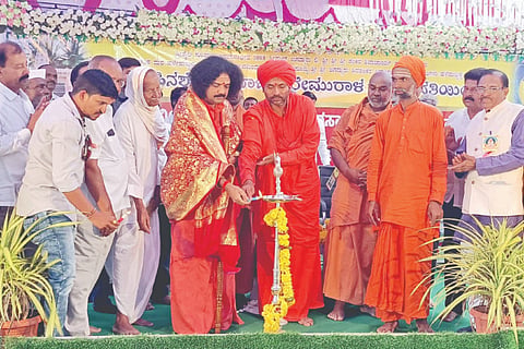 Unity is necessary for the development of Kuruhinashetti society
