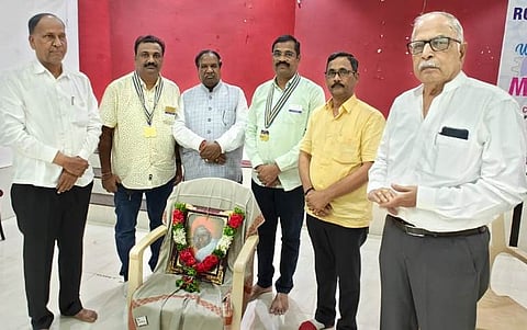 Vyasan Mukt Dinacharane Photo