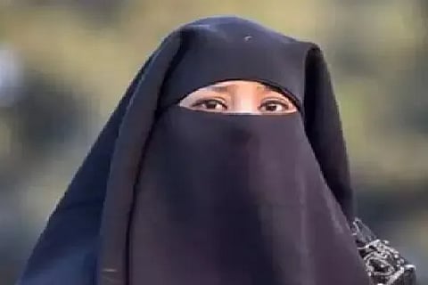 burka woman