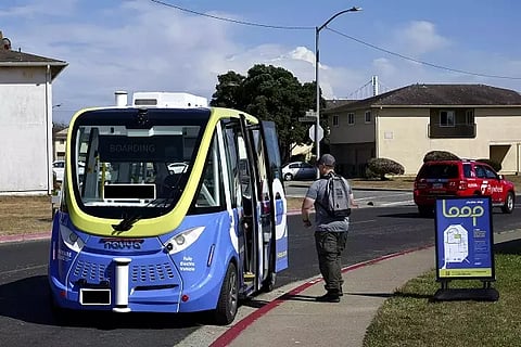 driver less bus