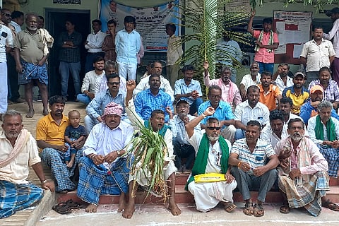 hescom office opposite protest dried crop