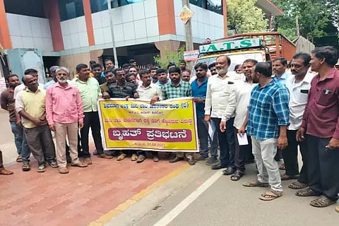 lorry owners protest opp rto office