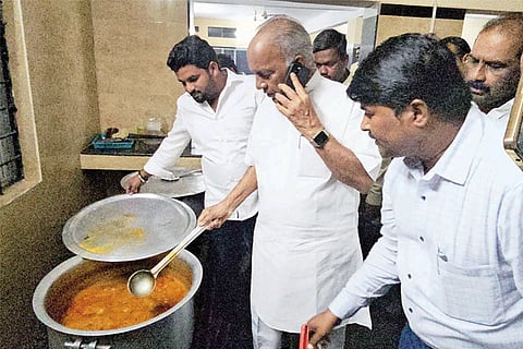 manvi NS Bhosraju vist to Hostel