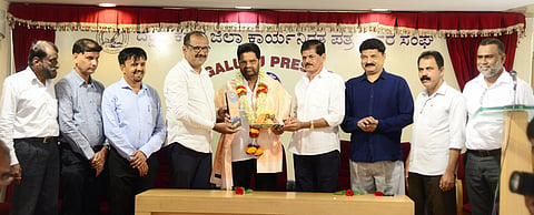 mng-aug12-pressclub1