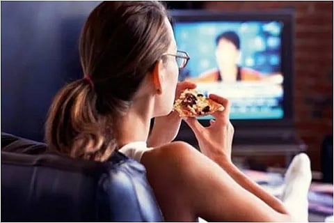 television while eating