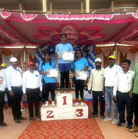 ಕ್ರೀಡೆಯಲ್ಲಿ ಕಲ್ಲಹಳ್ಳಿ ಸರಕಾರಿ ಶಾಲೆಗೆ ಬಹುಮಾನ