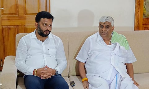 8 ತಾಲೂಕುಗಳನ್ನ ಬರಪಿಡಿತ ಎಂದು ಘೋಷಣೆಗೆ : ಹೆಚ್.ಡಿ.ರೇವಣ್ಣ ಒತ್ತಾಯ
