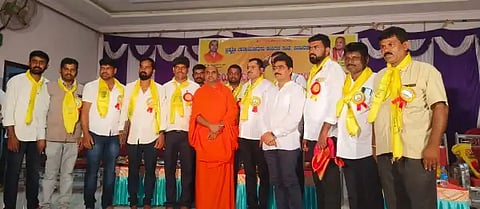 30-ANP-P1 NARAYANA GURU