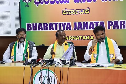 BJP leaders press brief about farmers problem, officers attitude